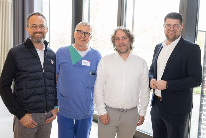 Dr. Christian Braun, Dr. Klaus Urbschat, Felix Stöckle und Lukas Bur freuen sich über das neue Zentrum, das trägerübergreifend arbeitet.