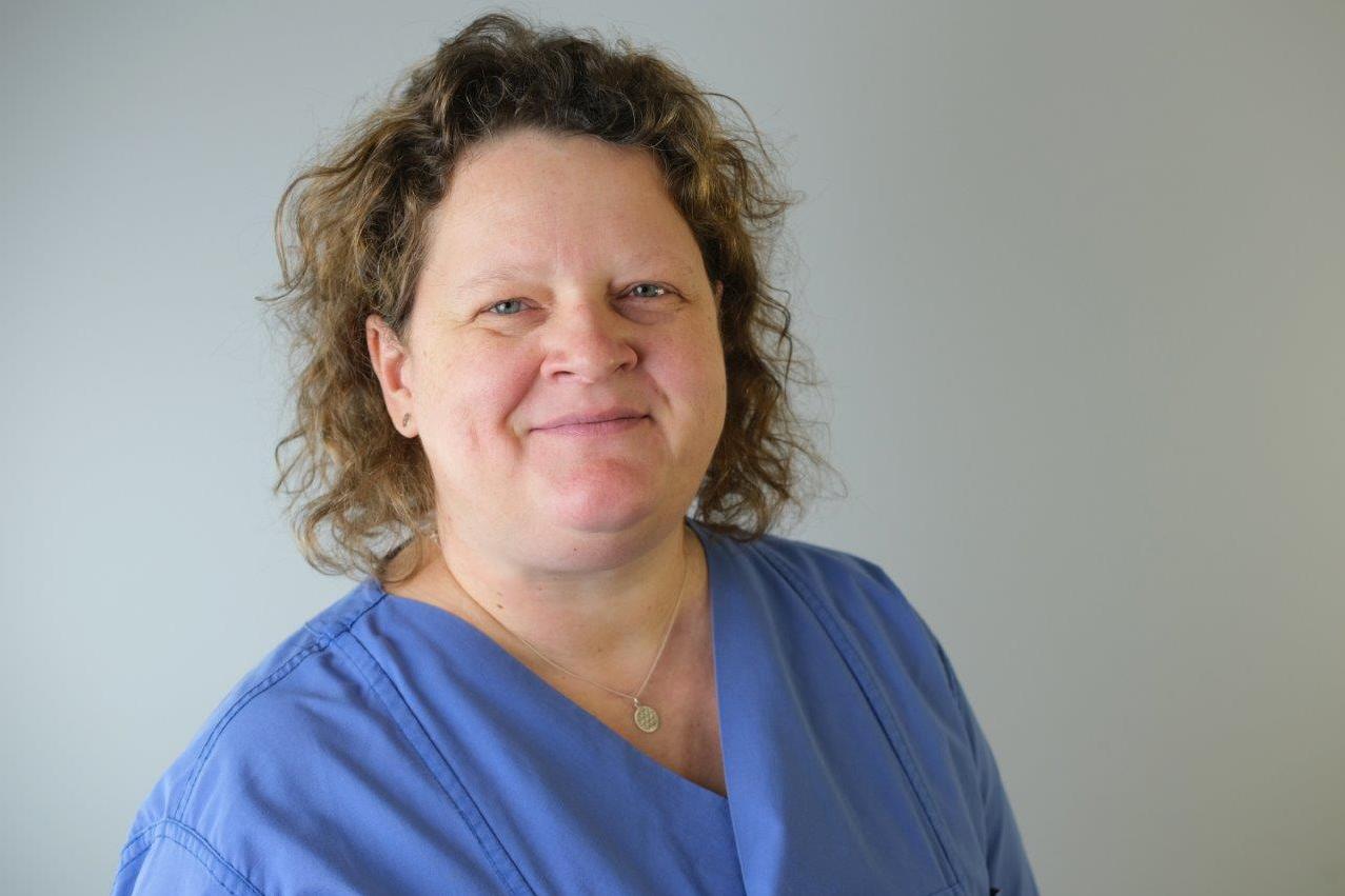 Portraitfoto Sigrid Straub, Gesundheits- und Kinderkrankenpflegerin KIS 20 Klinikum Saarbrücken