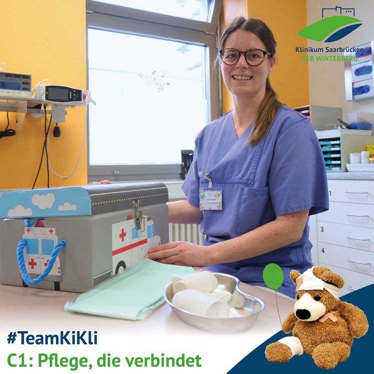 Serie #TeamKiKli: C1 – Pflege, die verbindet; Helena Nickels im Behandlungszimmer