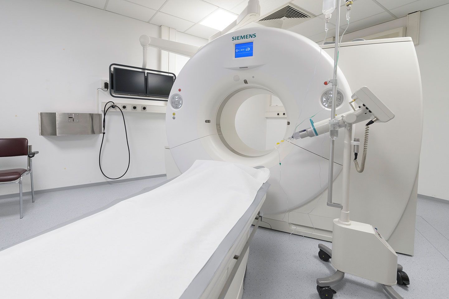Die Geräteausstattung erlaubt die Abdeckung des kompletten Spektrums der CT-Diagnostik 24 Stunden und 365 Tage im Jahr. 