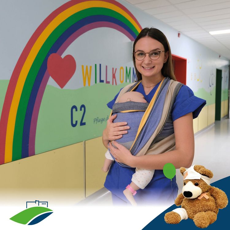Serie #TeamKiKli: C2 – Pflege, die berührt; Joline Hugo mit Baby in Tragetuch zur Trageberatung